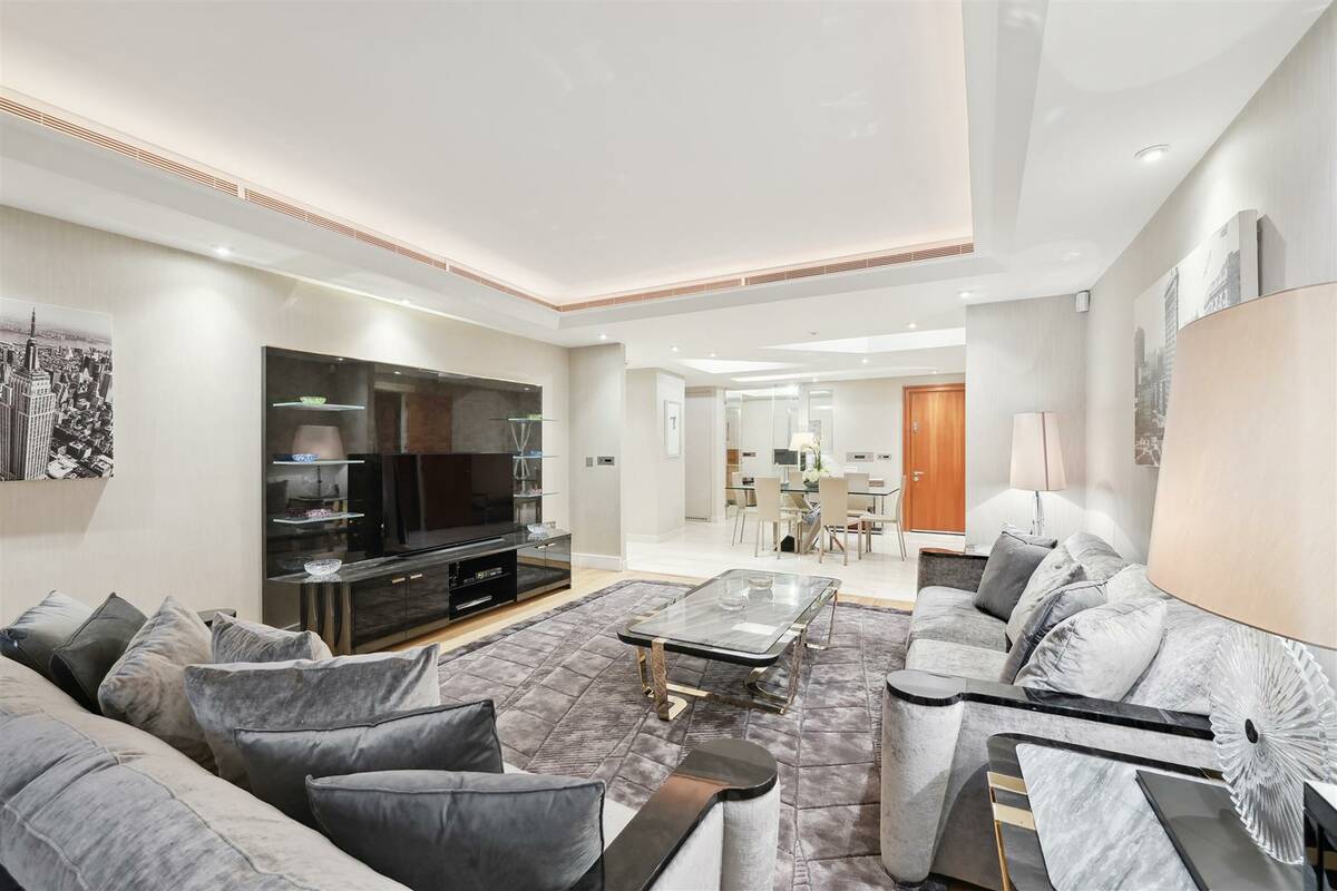 Photo #2 of the Lancelot Place, London, SW7
