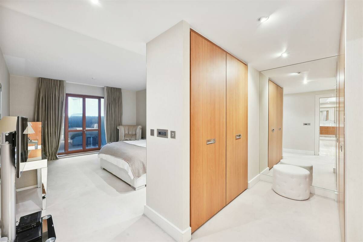 Photo #10 of the Lancelot Place, London, SW7