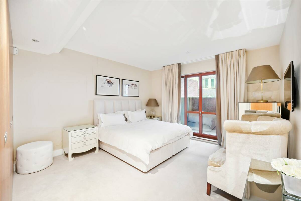 Photo #13 of the Lancelot Place, London, SW7