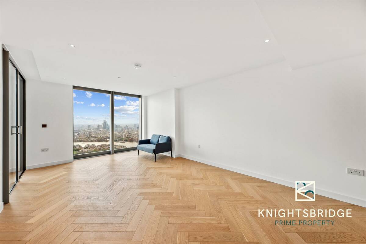 Photo #16 of the Landmark Square, London, E14