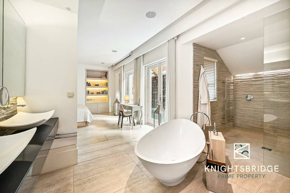 Photo #11 of the Adams Row, London, W1K
