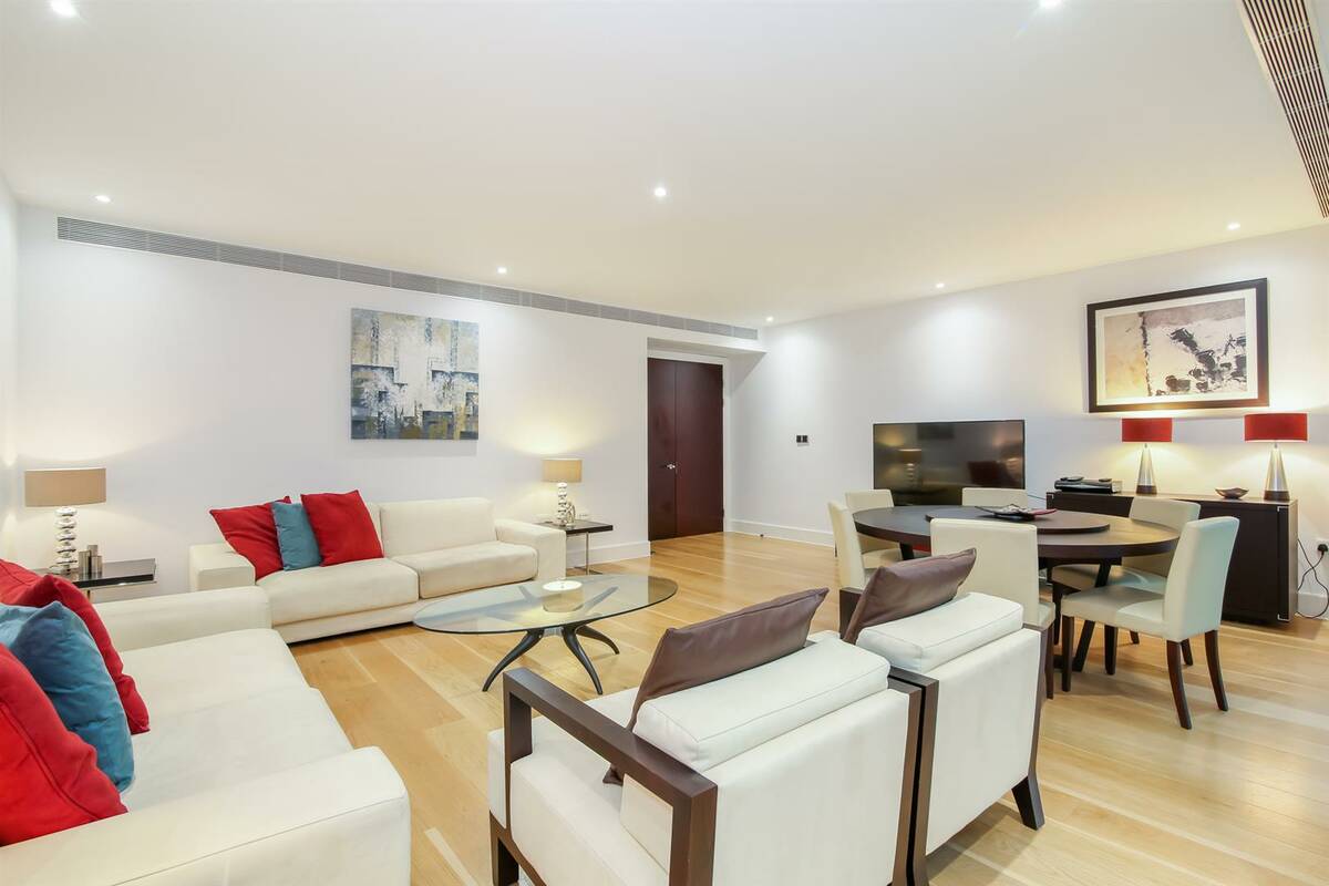 Photo #4 of the Knightsbridge, The Knightsbridge Apartments, SW7