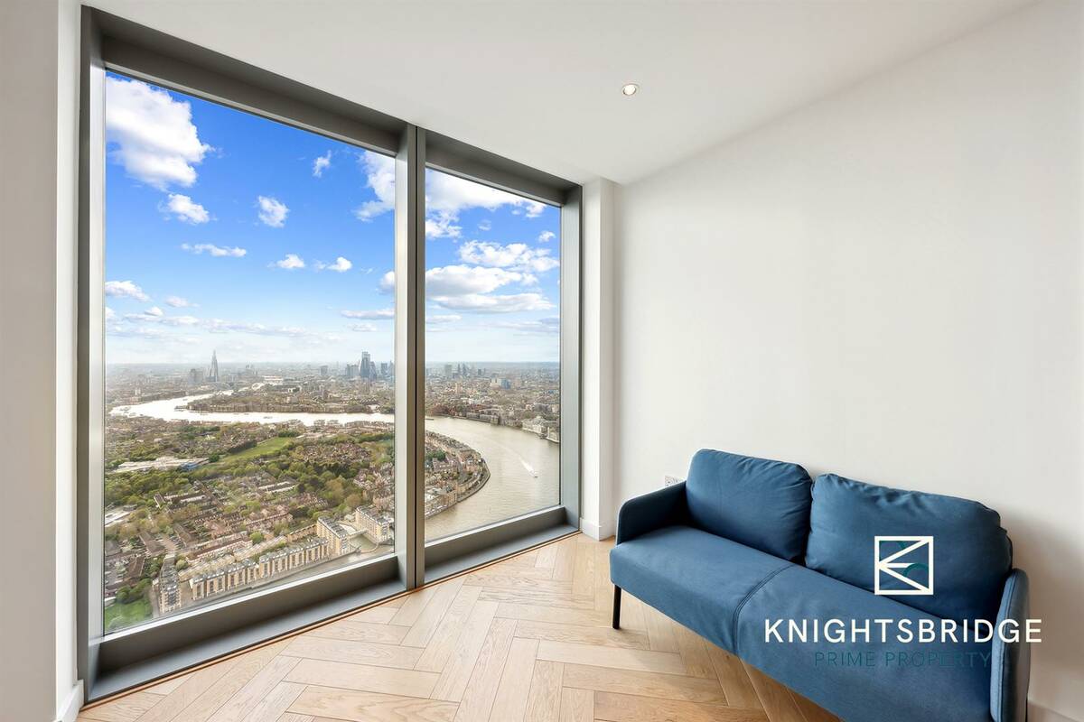 Photo #17 of the Landmark Square, London, E14