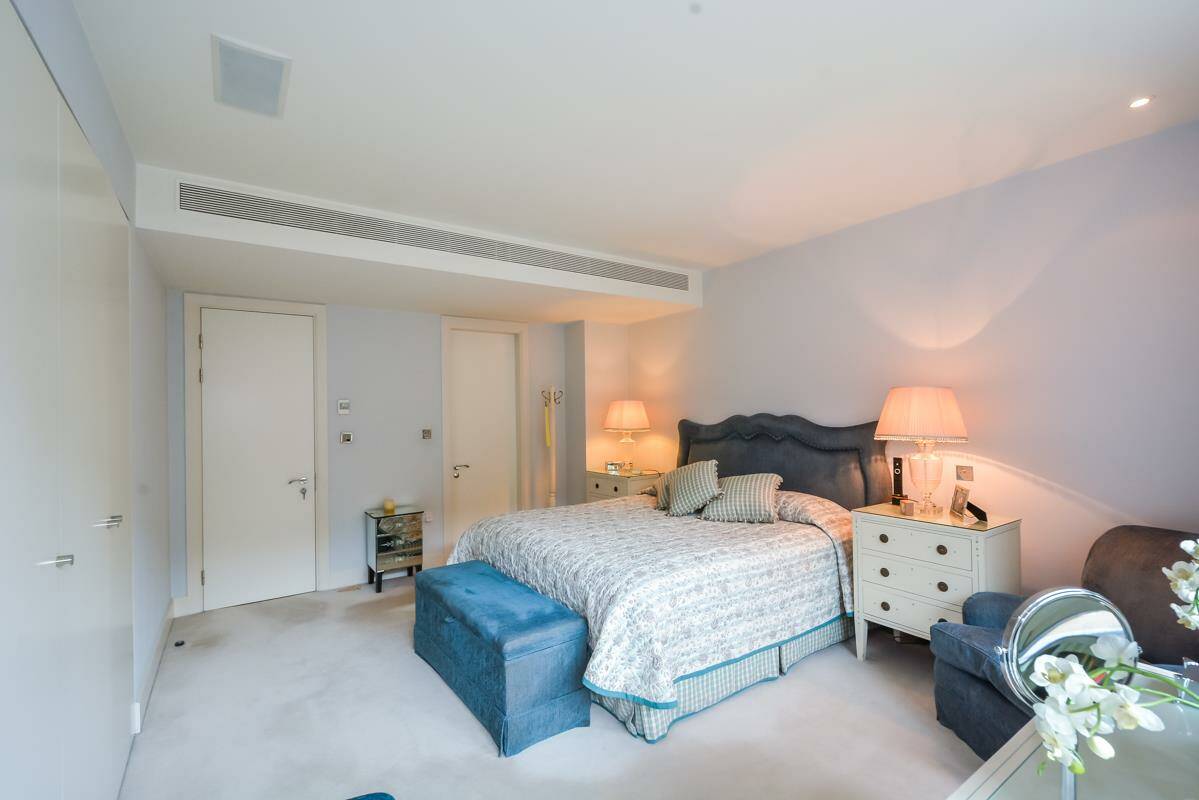 Photo #7 of the Knightsbridge, The Knightsbridge Apartments, SW7