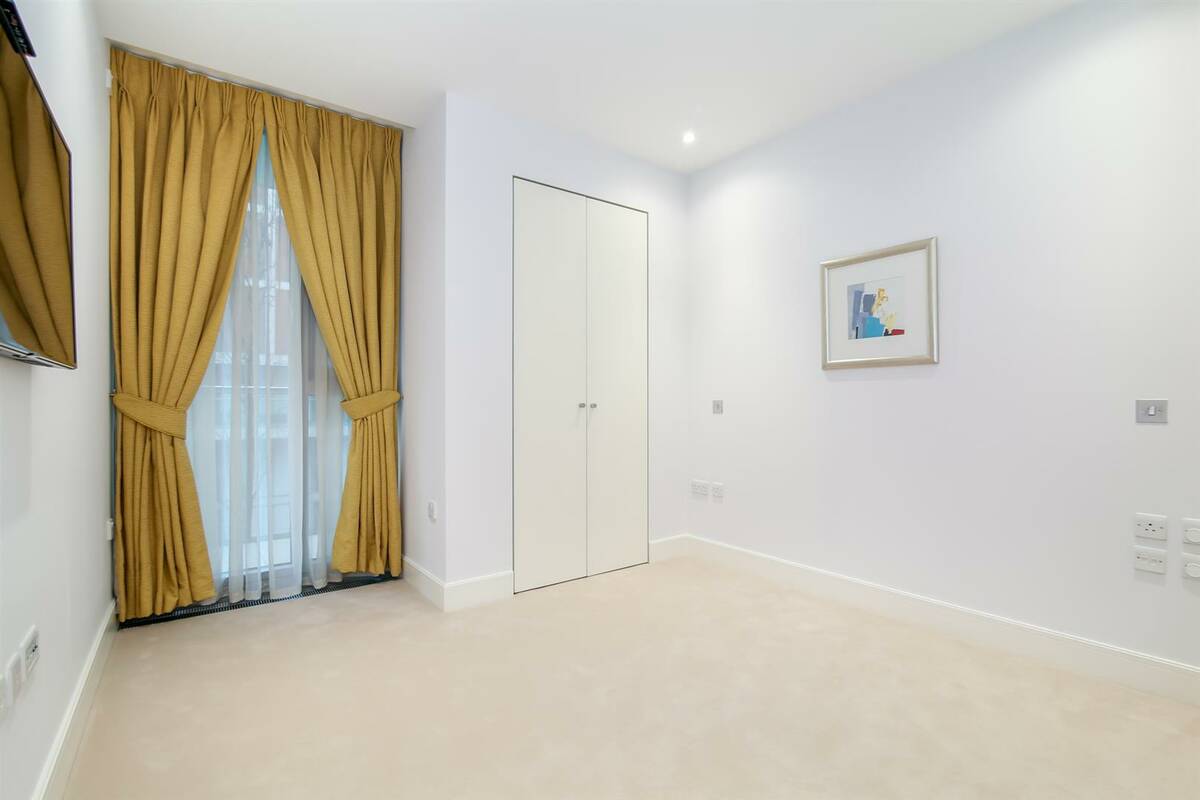 Photo #11 of the Knightsbridge, The Knightsbridge Apartments, SW7