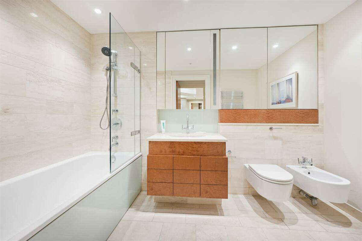 Photo #16 of the Lancelot Place, London, SW7