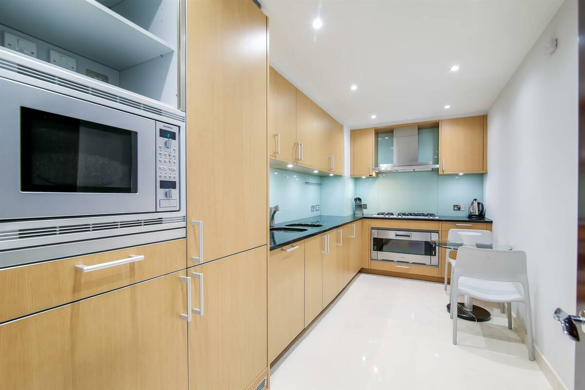 Photo #3 of the Knightsbridge, The Knightsbridge Apartments, SW7