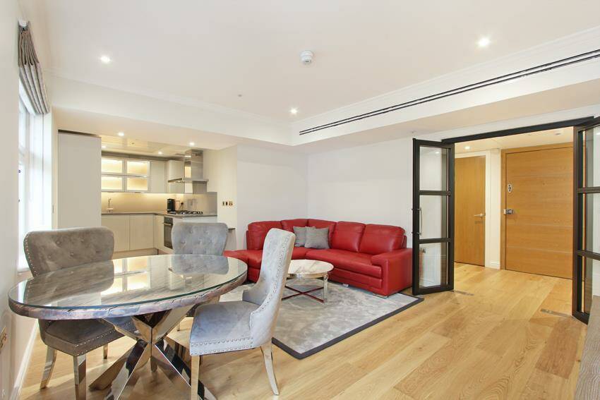 Photo #4 of the North Row, London, W1K