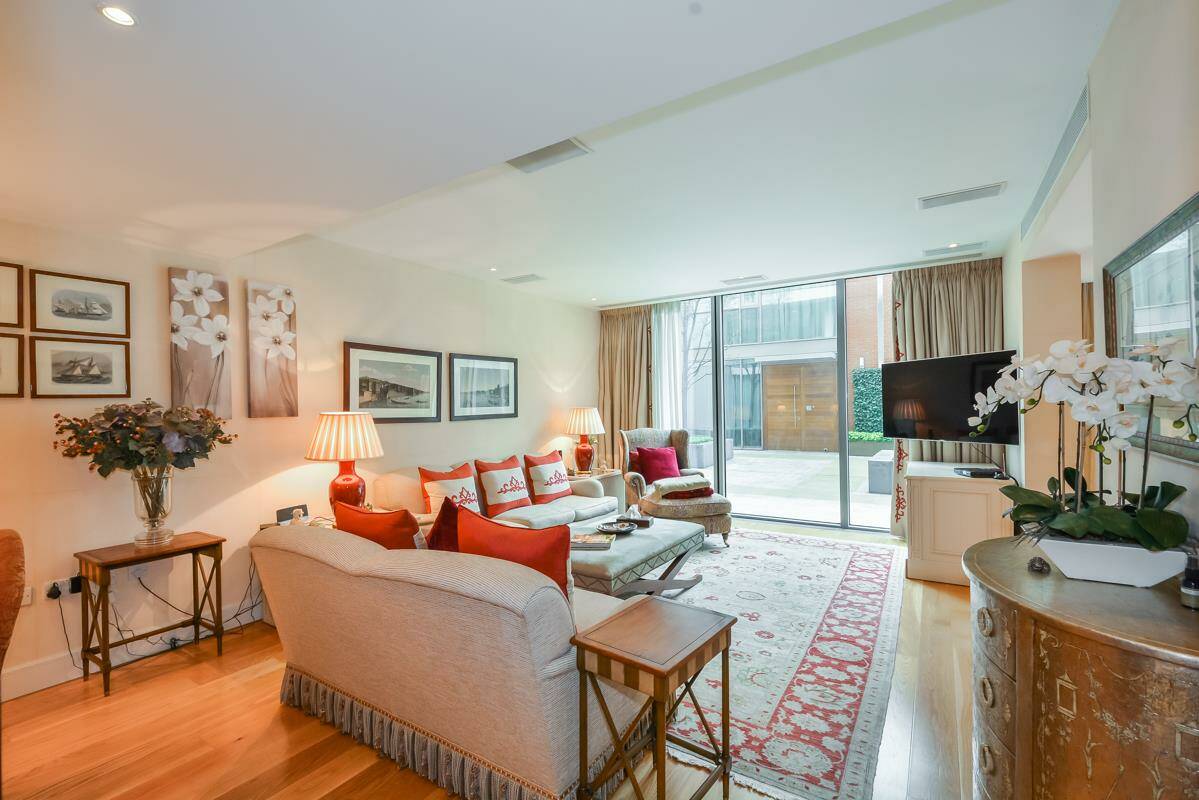 Photo #1 of the Knightsbridge, The Knightsbridge Apartments, SW7
