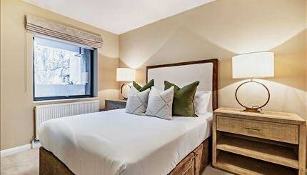 Photo #8 of the Fulham Road, London, SW3
