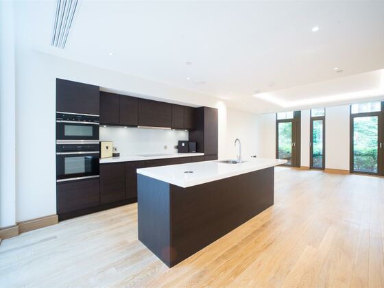 Photo #1 of John Islip Street, Cleland House, SW1P