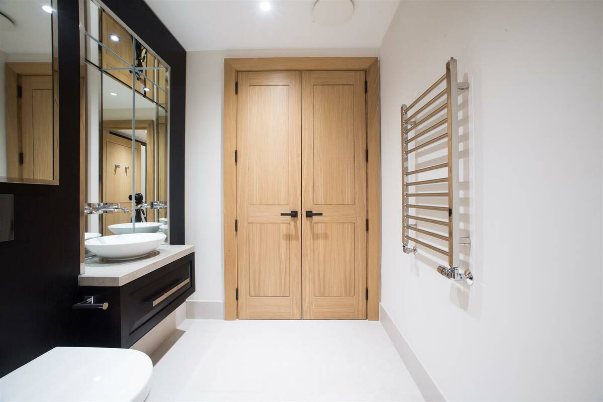 Photo #14 of the John Islip Street, Cleland House, SW1P