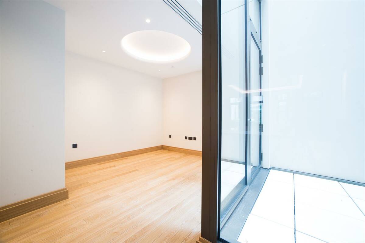 Photo #5 of the John Islip Street, Cleland House, SW1P