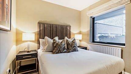 Photo #10 of the Fulham Road, London, SW3
