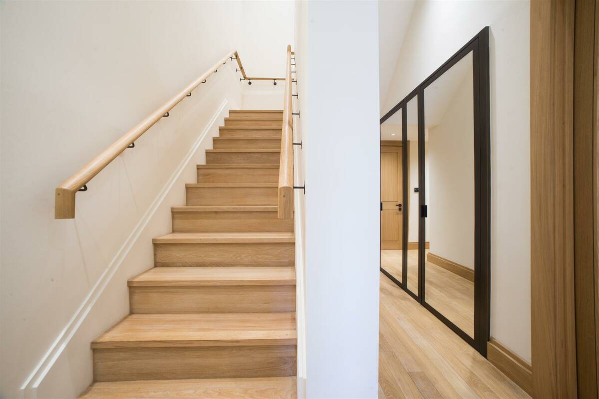 Photo #13 of the John Islip Street, Cleland House, SW1P