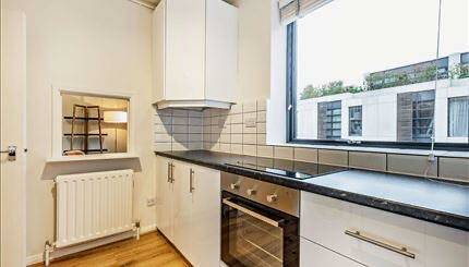 Photo #6 of the Fulham Road, London, SW3