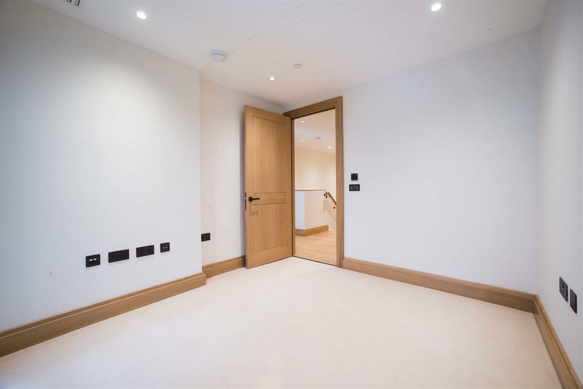 Photo #18 of the John Islip Street, Cleland House, SW1P
