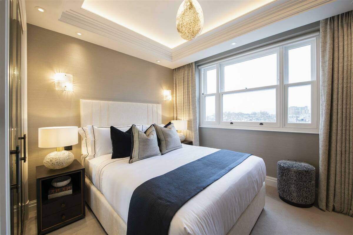 Photo #11 of the Prince Of Wales Terrace, London, W8