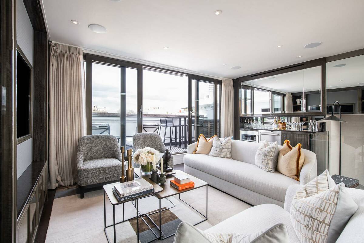 Photo #2 of the Prince Of Wales Terrace, London, W8
