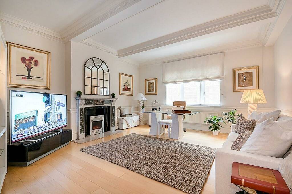 Photo #2 of the Knightsbridge, Parkside Knightsbridge, SW1X