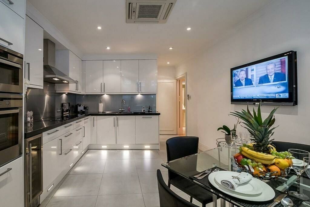 Photo #6 of the Knightsbridge, Parkside Knightsbridge, SW1X