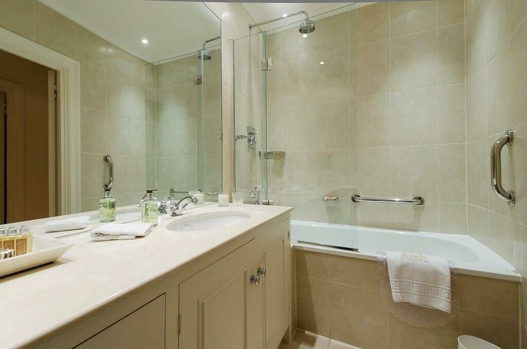 Photo #15 of the Knightsbridge, Parkside Knightsbridge, SW1X