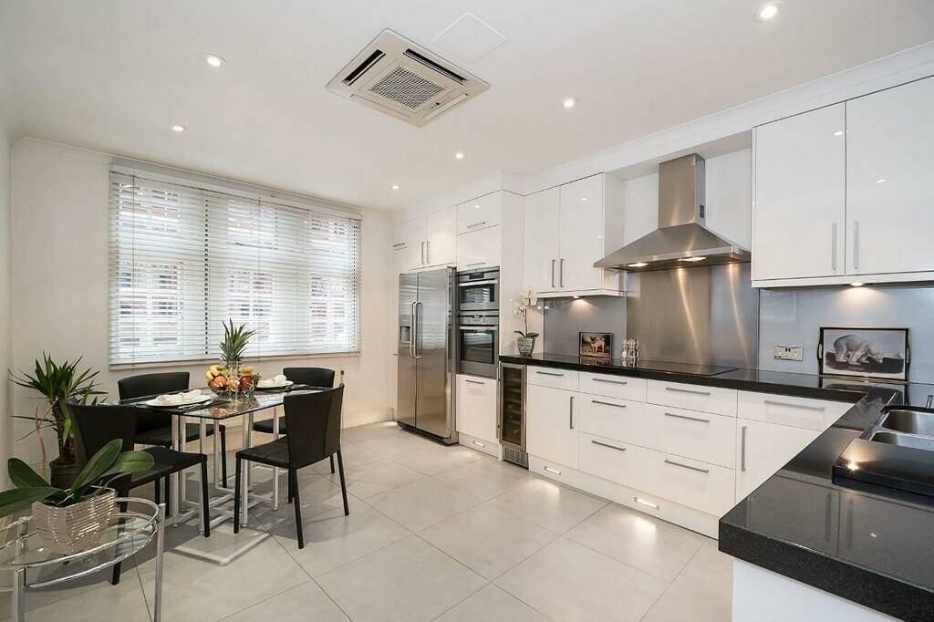 Photo #5 of the Knightsbridge, Parkside Knightsbridge, SW1X