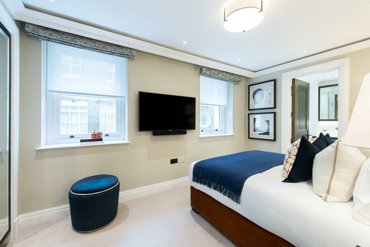 Photo #15 of the Prince Of Wales Terrace, London, W8