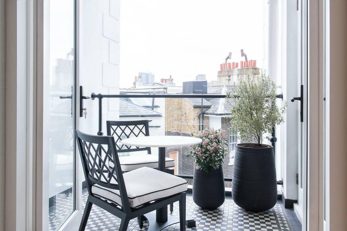 Photo #10 of the Prince Of Wales Terrace, London, W8