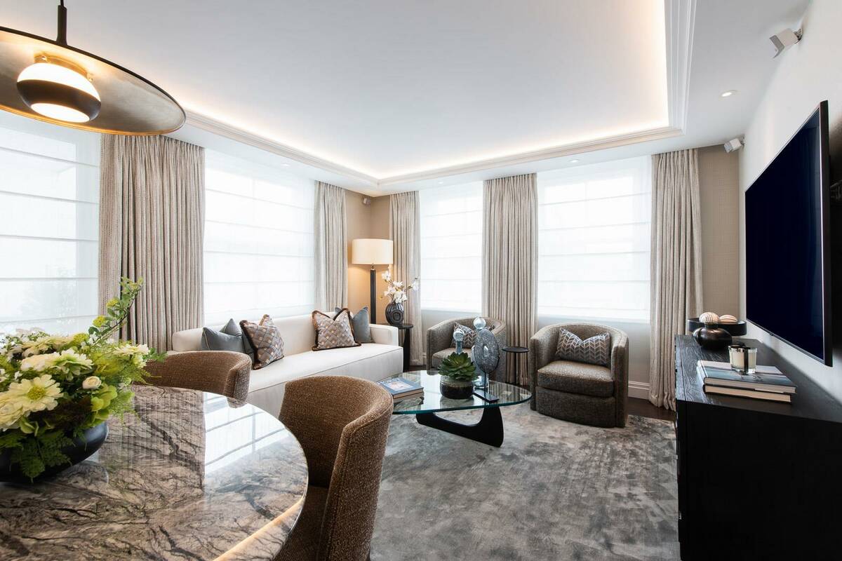 Photo #2 of the Prince Of Wales Terrace, London, W8