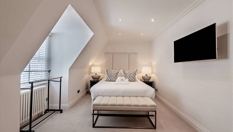 Photo #5 of the Grosvenor Hill, London, W1K