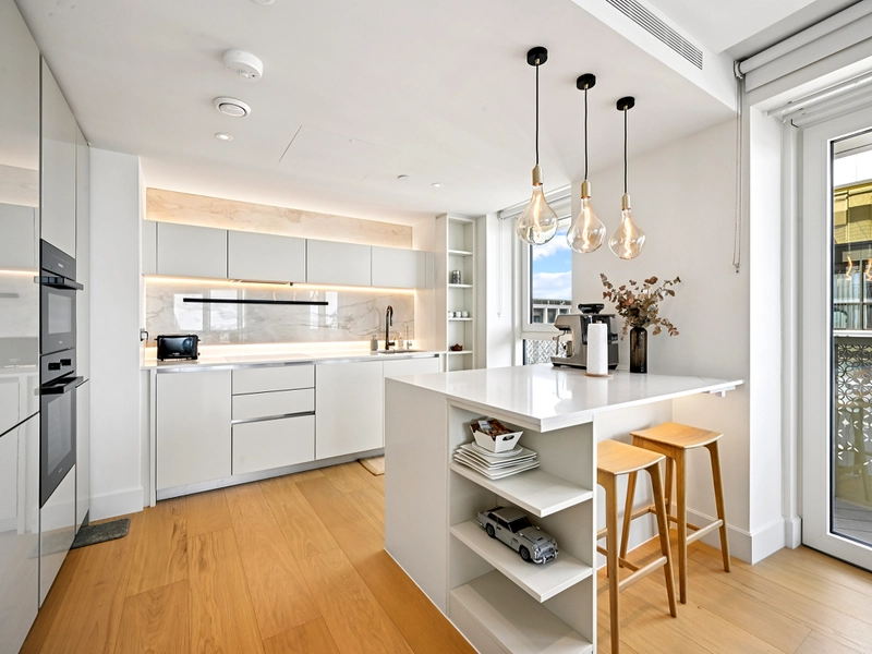 Photo # 2 of Cascade Way, London, W12