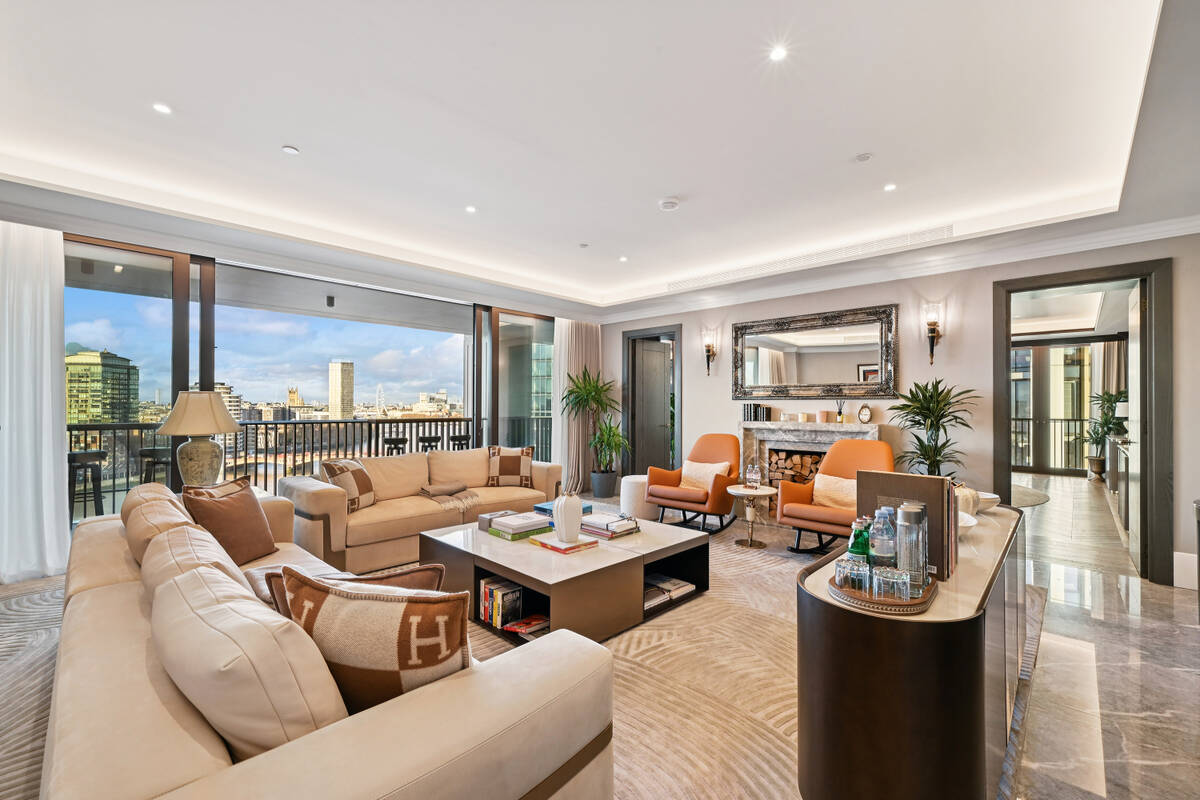 Photo #13 of the Oak Lane, London, SW8