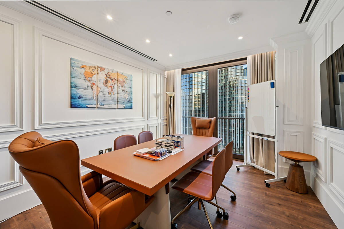 Photo #11 of the Oak Lane, London, SW8