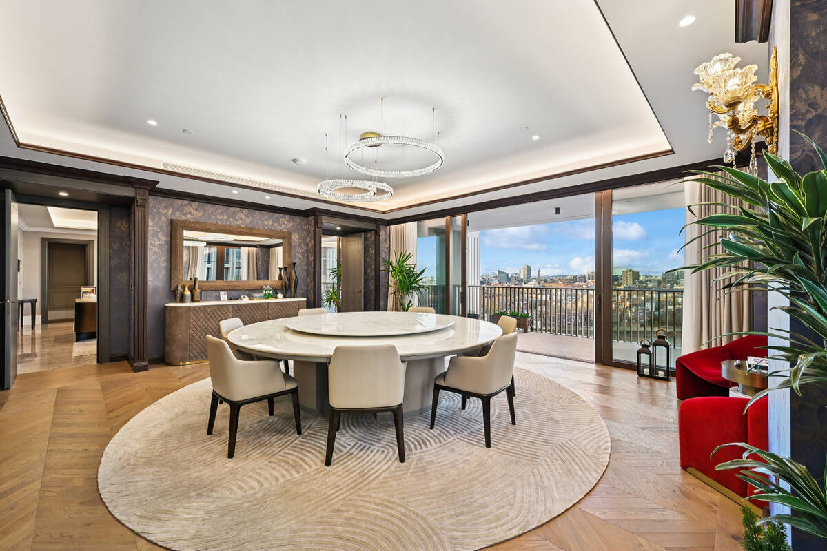Photo #12 of the Oak Lane, London, SW8