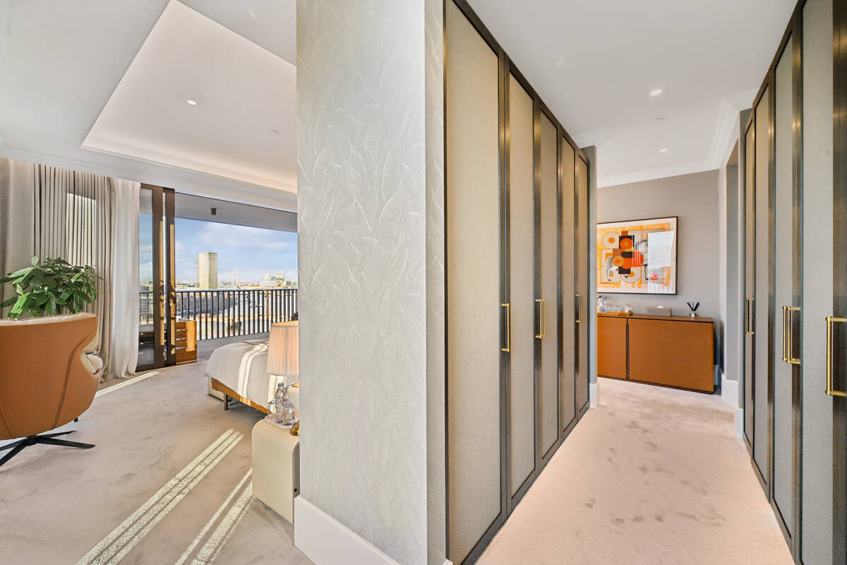 Photo #9 of the Oak Lane, London, SW8