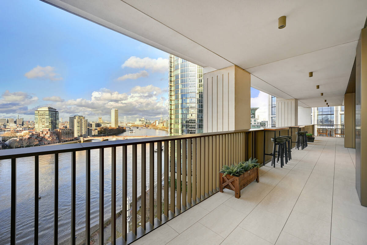 Photo #16 of the Oak Lane, London, SW8
