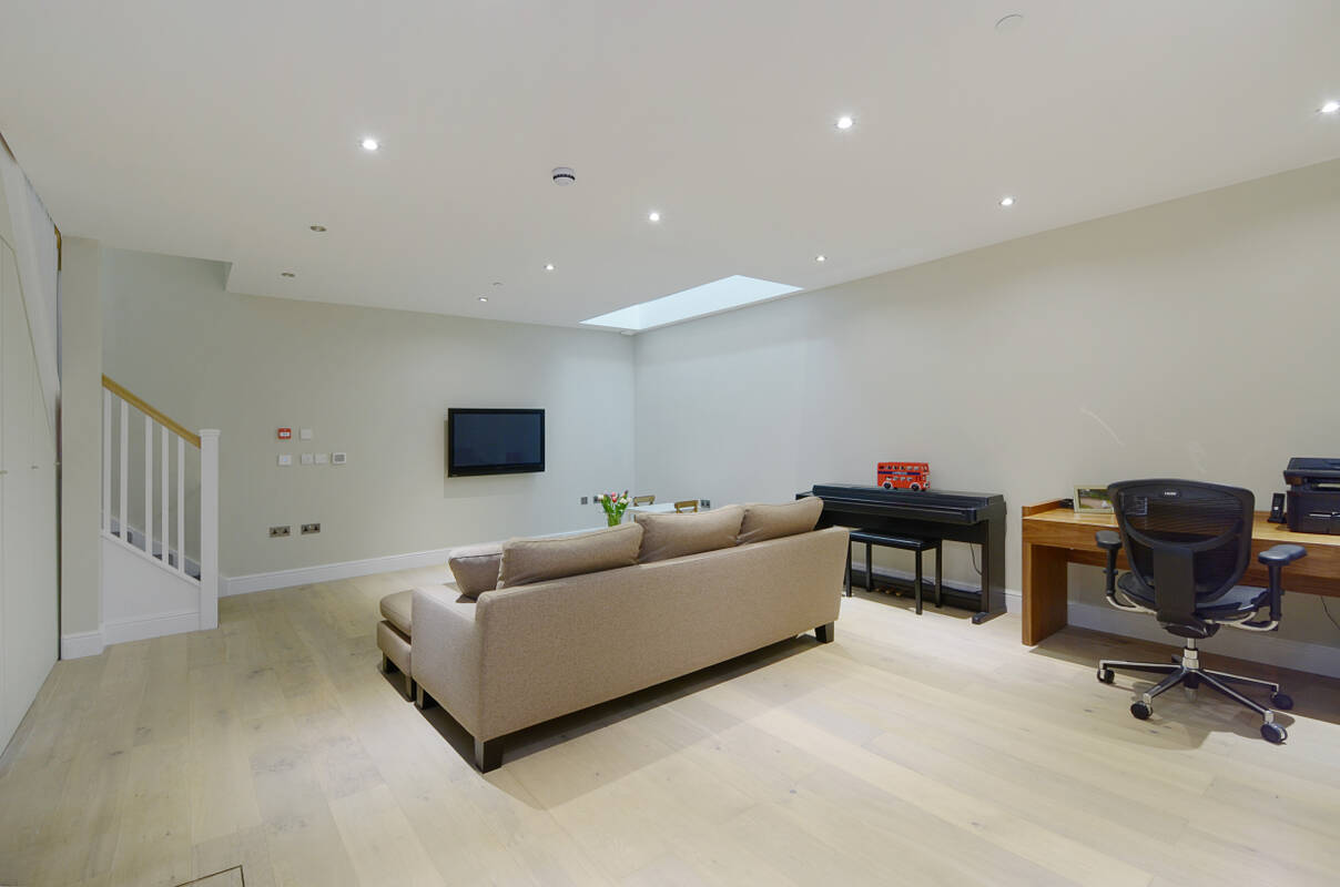 Photo #20 of the Harriet Walk, London, SW1X