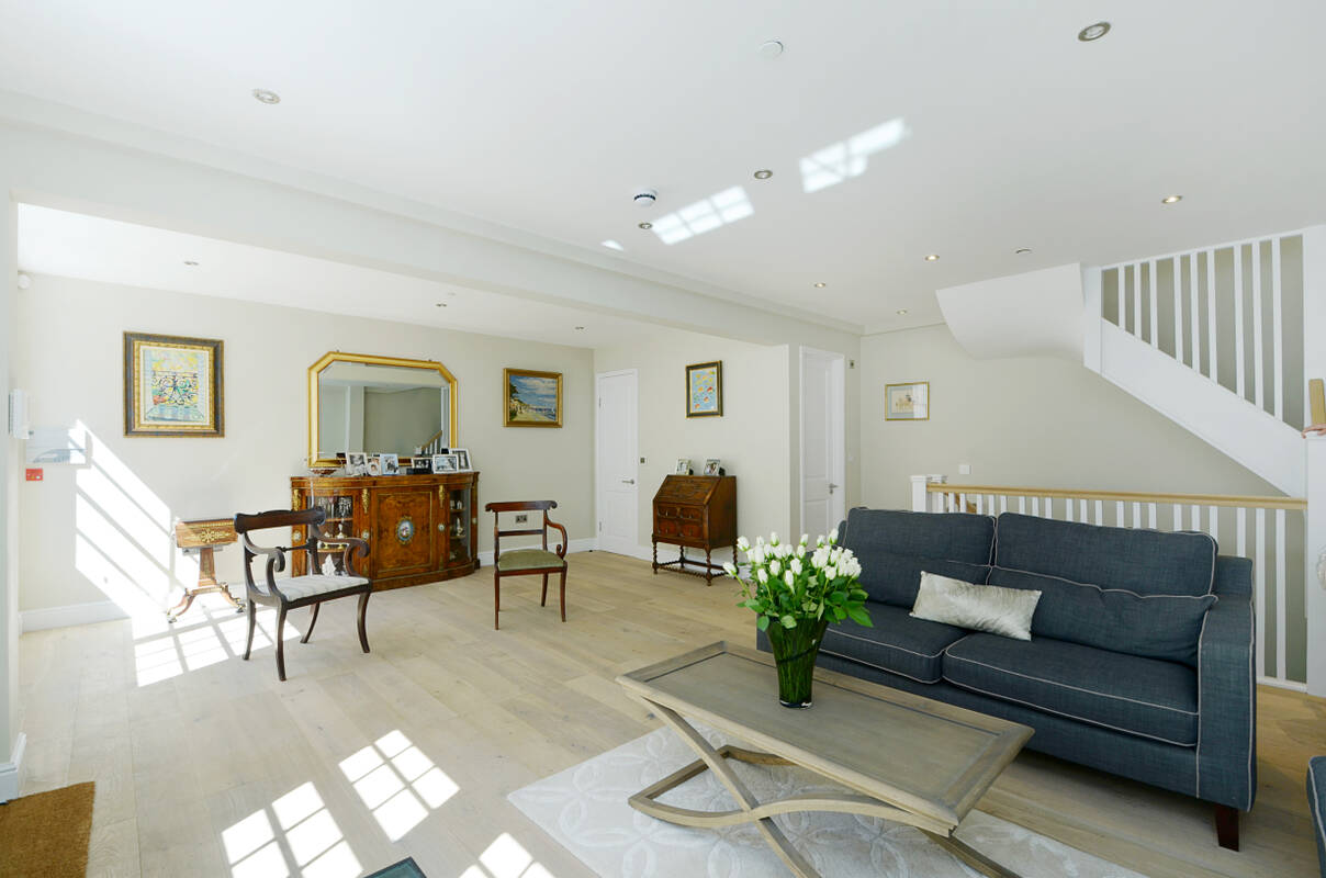 Photo #7 of the Harriet Walk, London, SW1X
