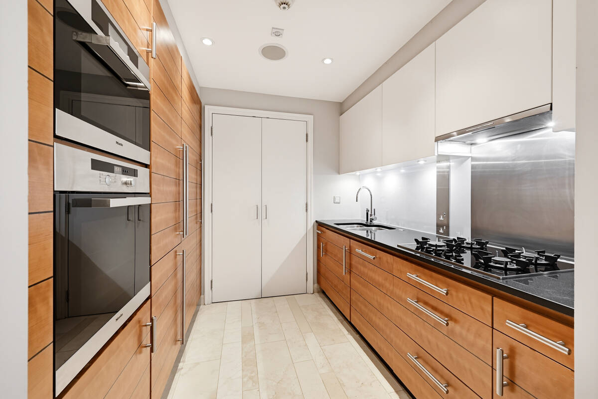 Photo #5 of the Lancelot Place, London, SW7