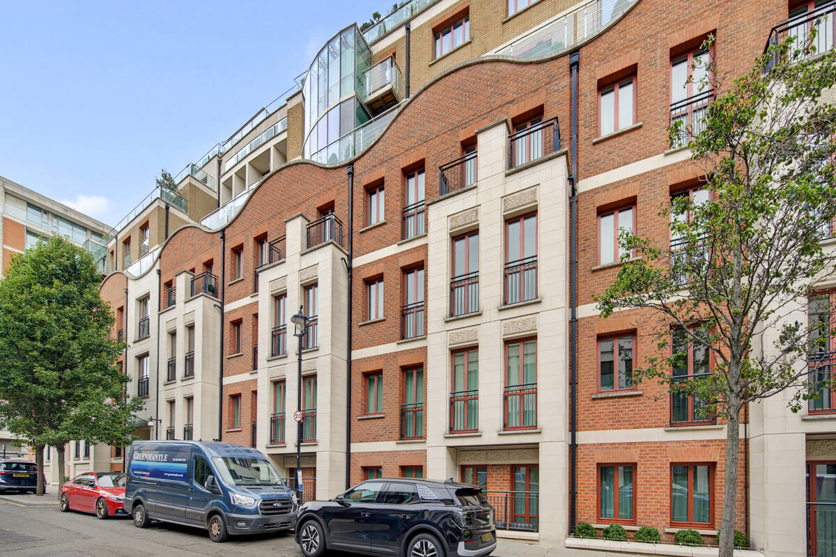 Photo #10 of the Lancelot Place, London, SW7