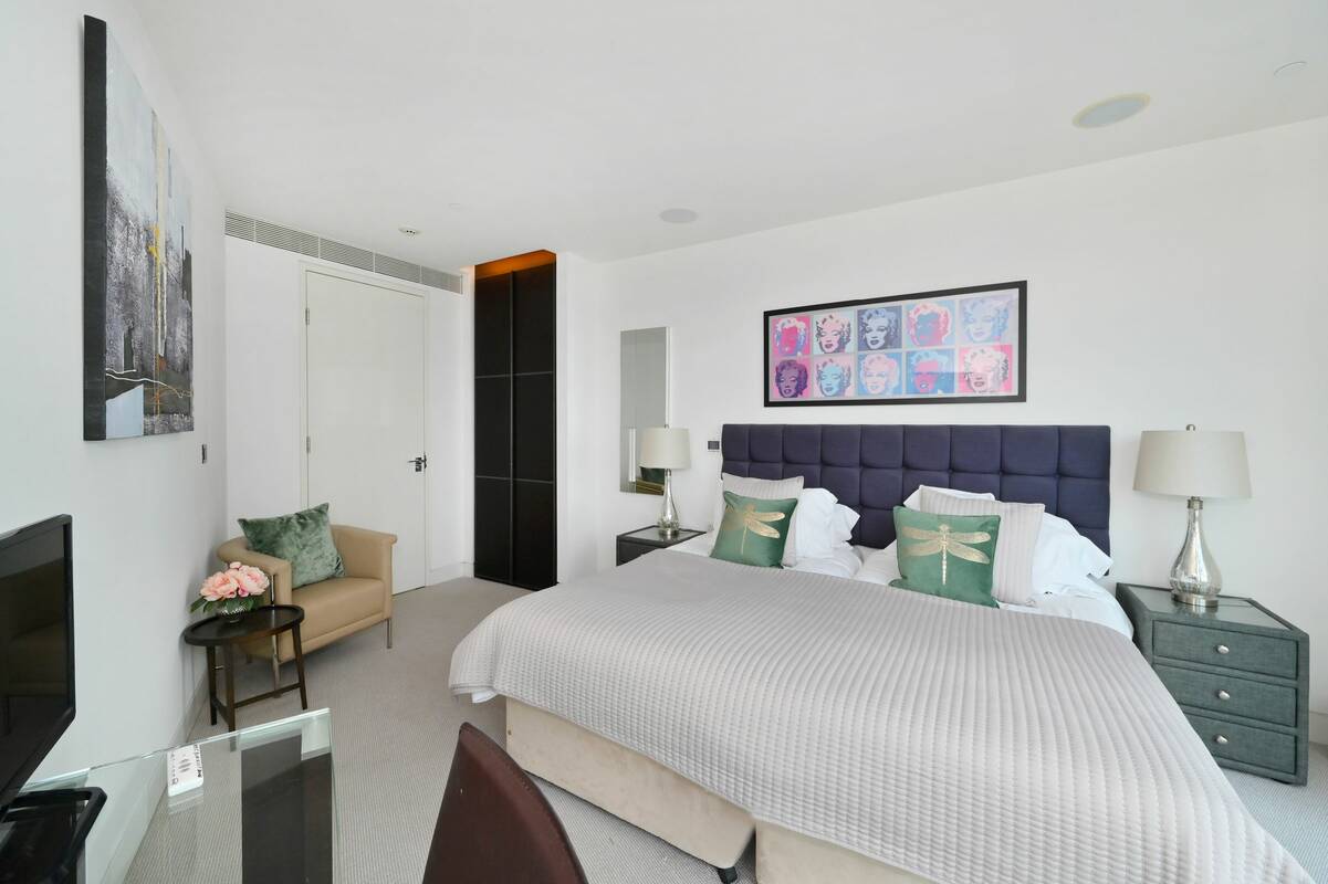 Photo #14 of the St. George Wharf, London, SW8