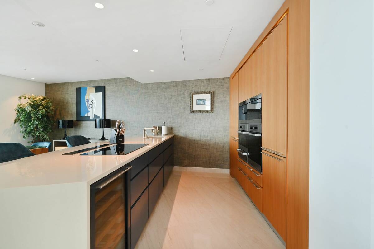 Photo #8 of the St. George Wharf, London, SW8