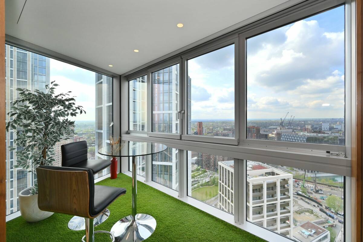 Photo #4 of the St. George Wharf, London, SW8
