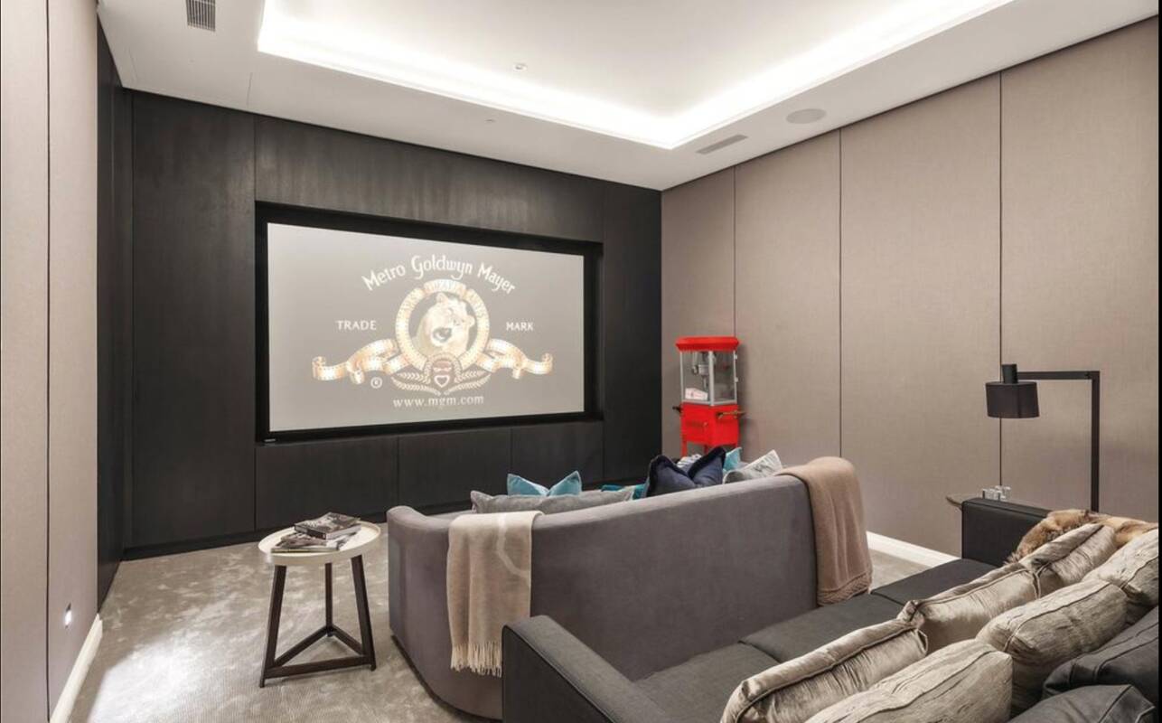 Photo #8 of the Cheval Place, London, SW7