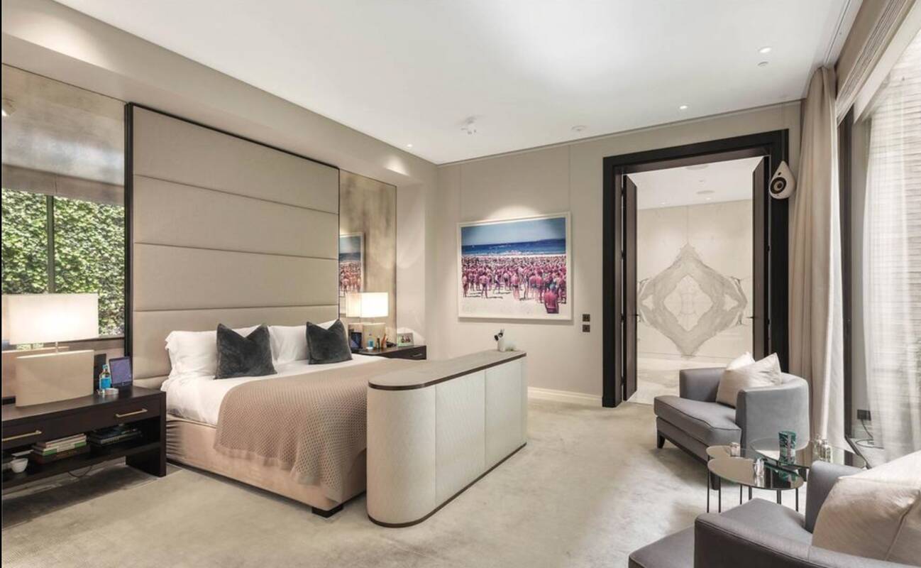 Photo #4 of the Cheval Place, London, SW7